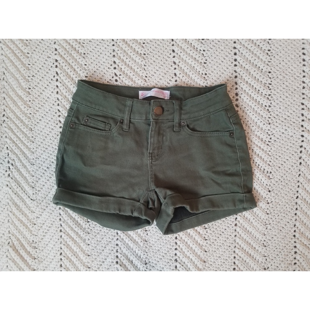 No boundaries green shorts